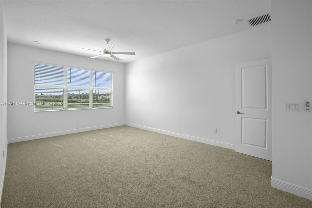 Recently Rented: $3,100 (3 beds, 2 baths, 2049 Square Feet)