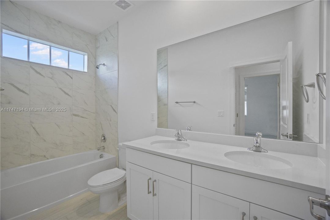 Recently Rented: $3,100 (3 beds, 2 baths, 2049 Square Feet)