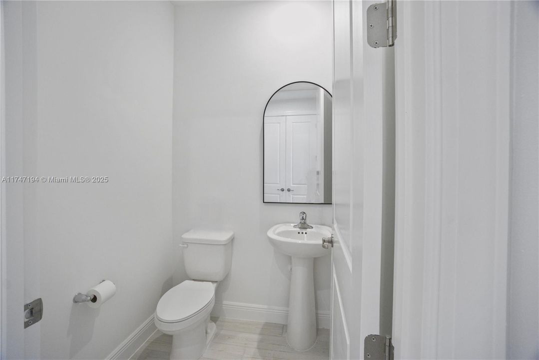 Recently Rented: $3,100 (3 beds, 2 baths, 2049 Square Feet)