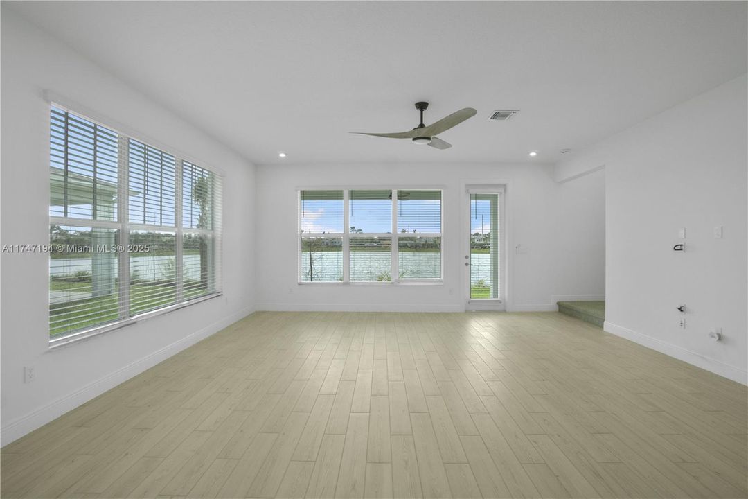 Recently Rented: $3,100 (3 beds, 2 baths, 2049 Square Feet)