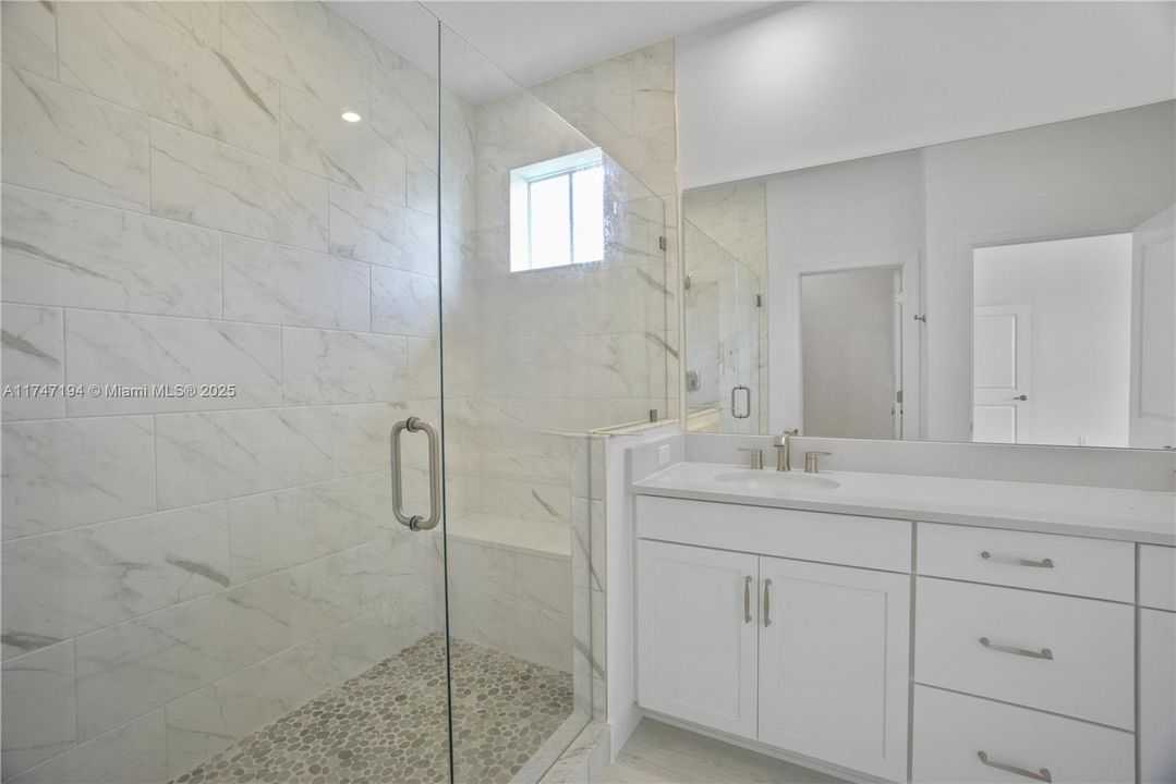 Recently Rented: $3,100 (3 beds, 2 baths, 2049 Square Feet)