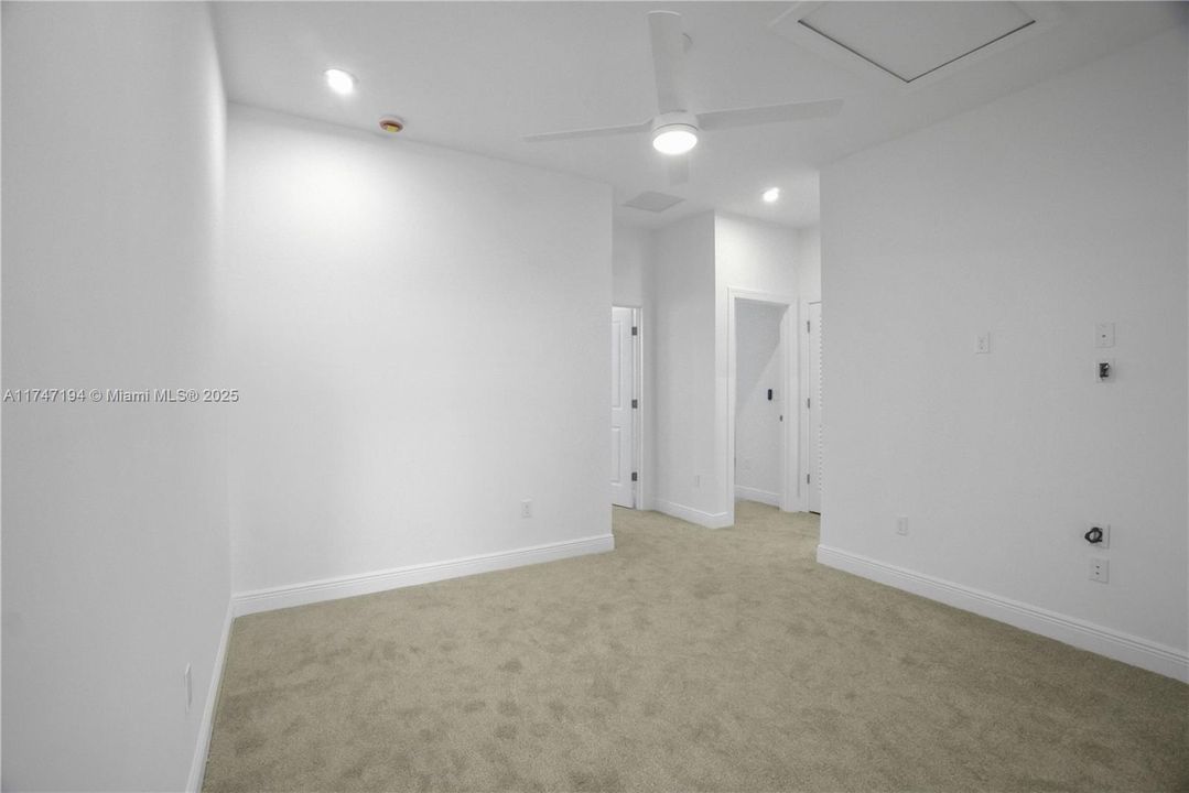 Recently Rented: $3,100 (3 beds, 2 baths, 2049 Square Feet)