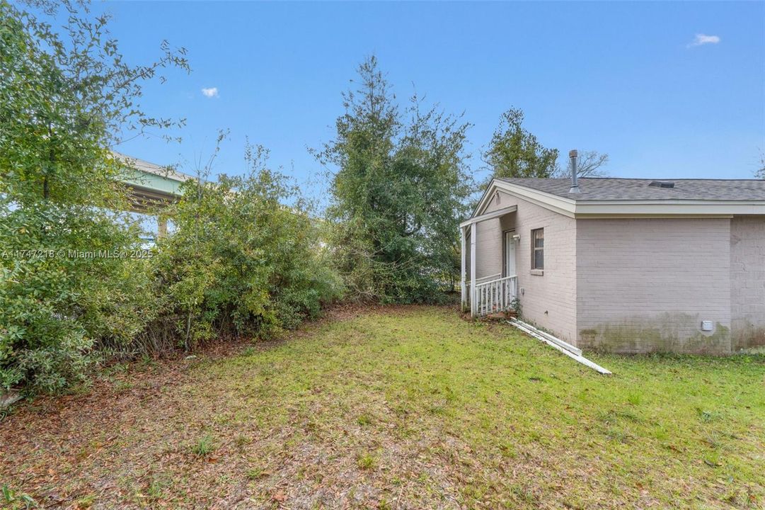 Recently Sold: $125,000 (2 beds, 1 baths, 1134 Square Feet)