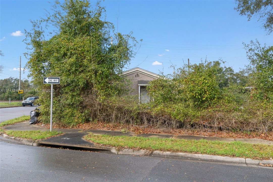 Recently Sold: $125,000 (2 beds, 1 baths, 1134 Square Feet)