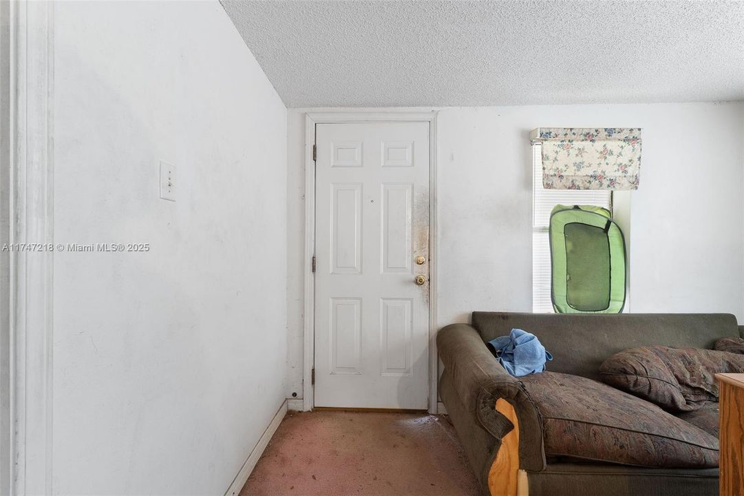 Recently Sold: $125,000 (2 beds, 1 baths, 1134 Square Feet)