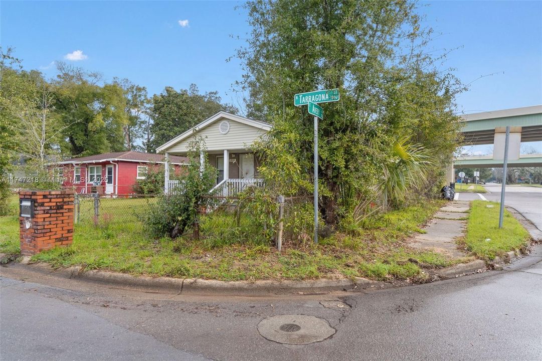 Recently Sold: $125,000 (2 beds, 1 baths, 1134 Square Feet)