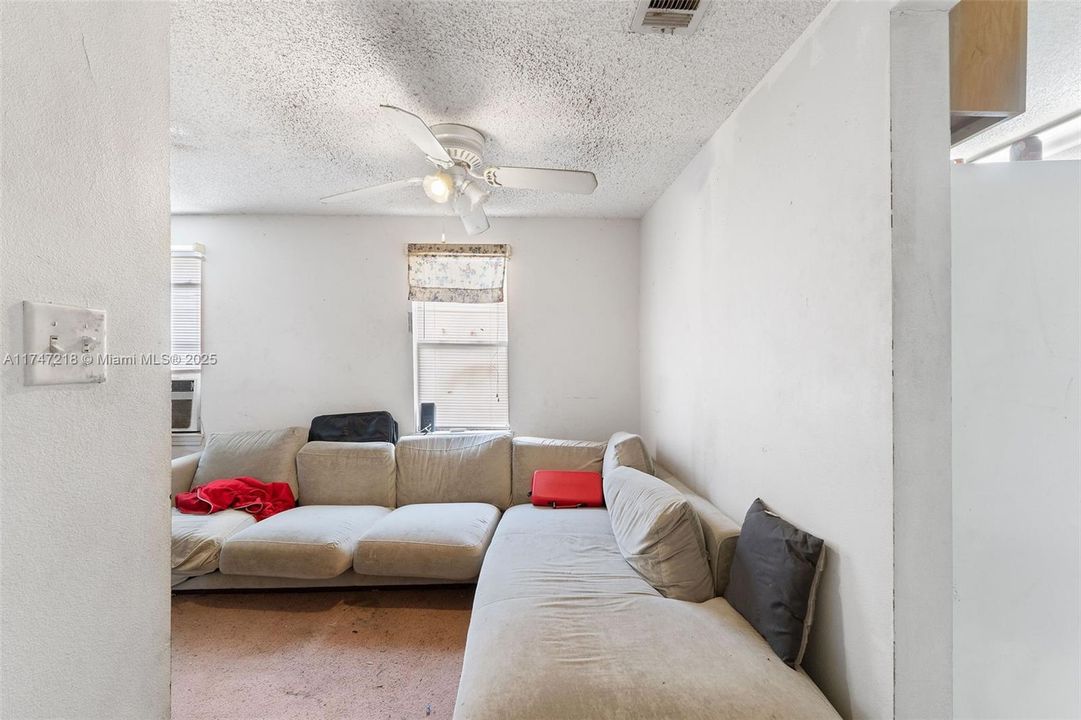 Recently Sold: $125,000 (2 beds, 1 baths, 1134 Square Feet)