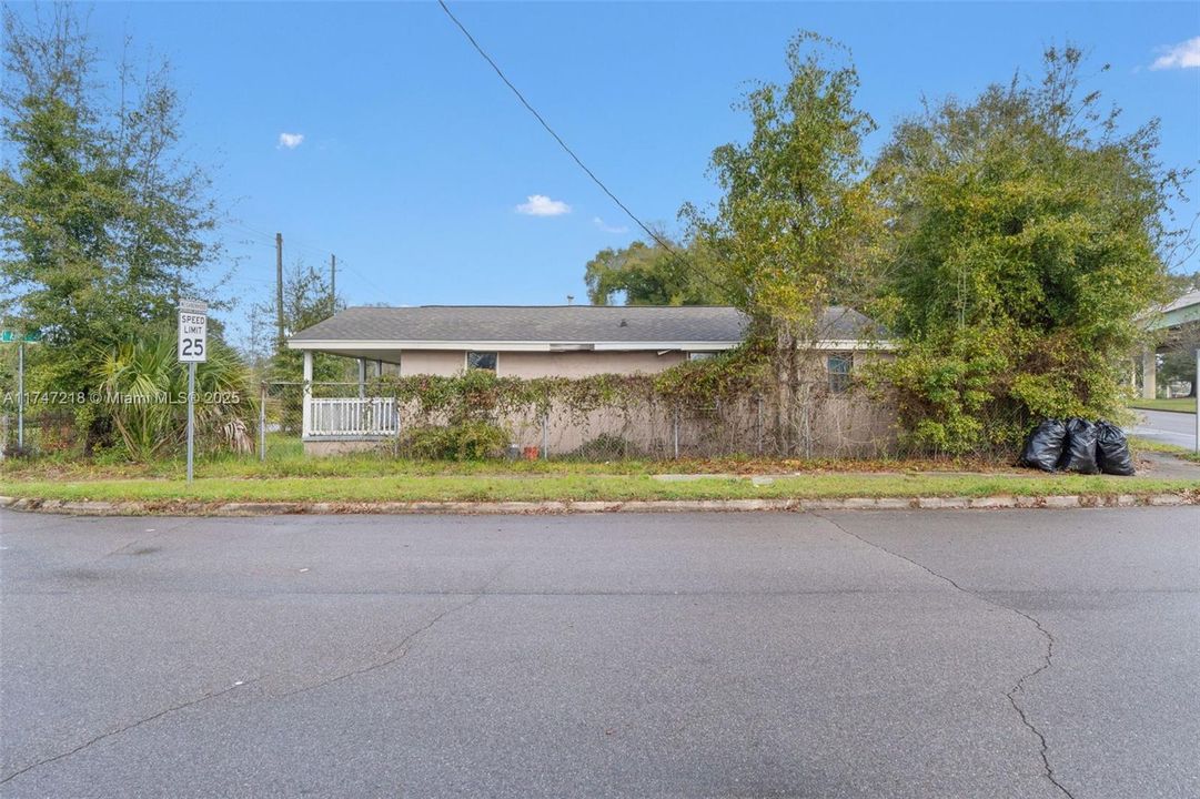 Recently Sold: $125,000 (2 beds, 1 baths, 1134 Square Feet)