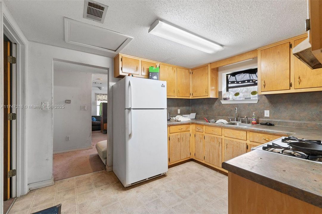 Recently Sold: $125,000 (2 beds, 1 baths, 1134 Square Feet)