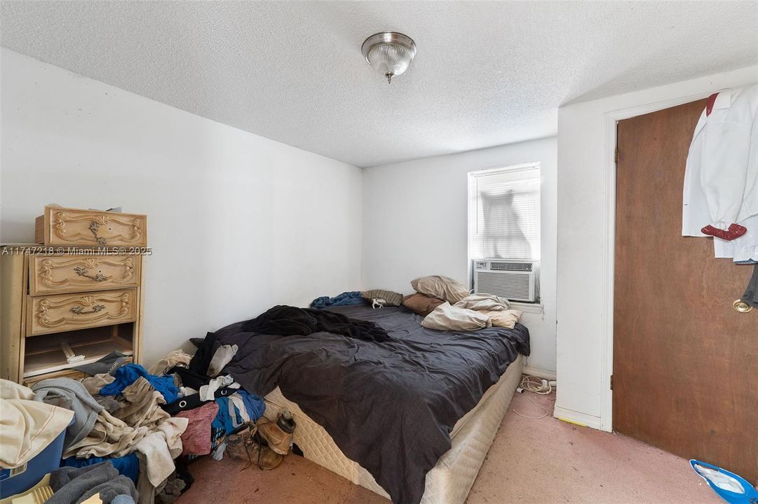 Recently Sold: $125,000 (2 beds, 1 baths, 1134 Square Feet)