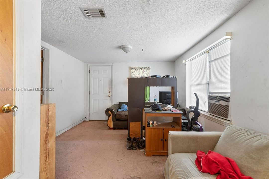 Recently Sold: $125,000 (2 beds, 1 baths, 1134 Square Feet)