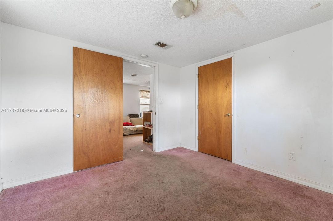 Recently Sold: $125,000 (2 beds, 1 baths, 1134 Square Feet)