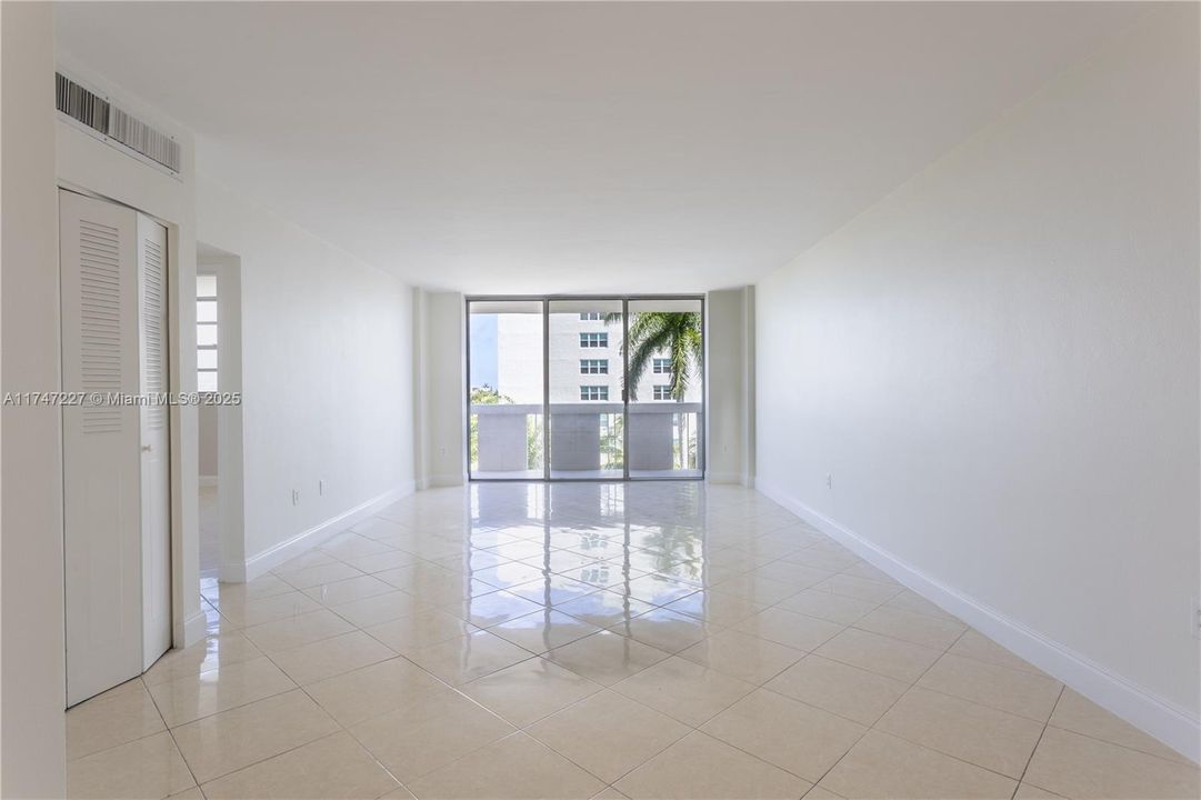 Vendido Recientemente: $335,000 (1 camas, 1 baños, 850 Pies cuadrados)