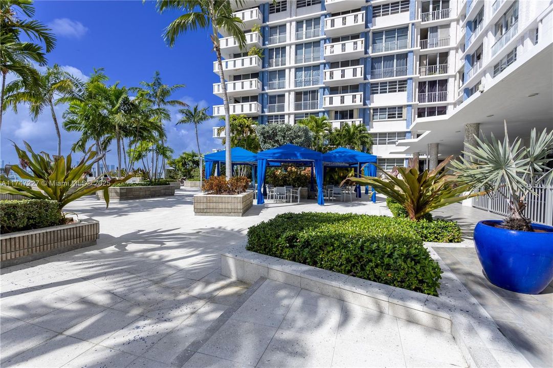 Vendido Recientemente: $335,000 (1 camas, 1 baños, 850 Pies cuadrados)