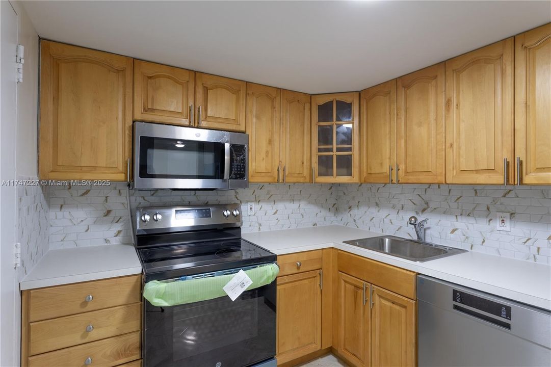 Vendido Recientemente: $335,000 (1 camas, 1 baños, 850 Pies cuadrados)