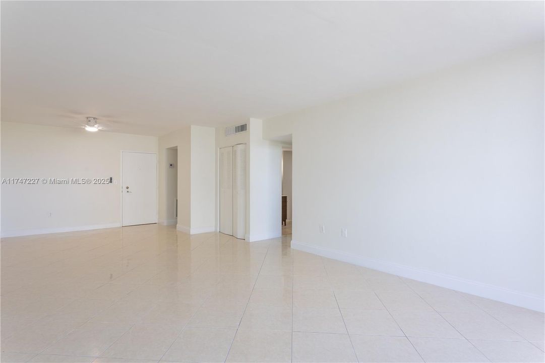 Vendido Recientemente: $335,000 (1 camas, 1 baños, 850 Pies cuadrados)