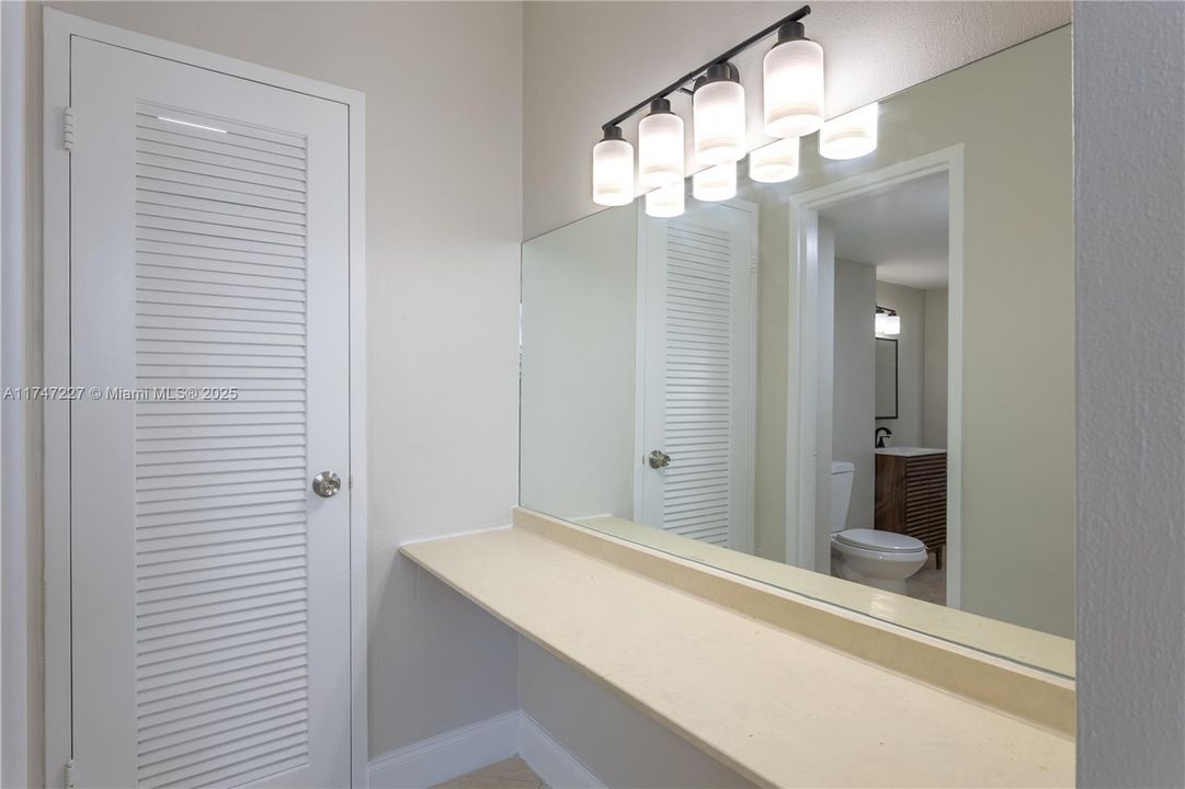 Vendido Recientemente: $335,000 (1 camas, 1 baños, 850 Pies cuadrados)