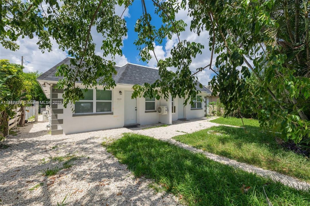 合同活跃: $780,000 (0 贝兹, 0 浴室, 2504 平方英尺)