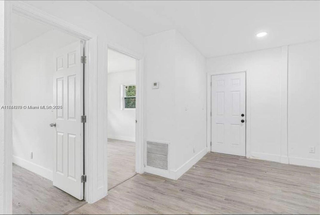 合同活跃: $780,000 (0 贝兹, 0 浴室, 2504 平方英尺)