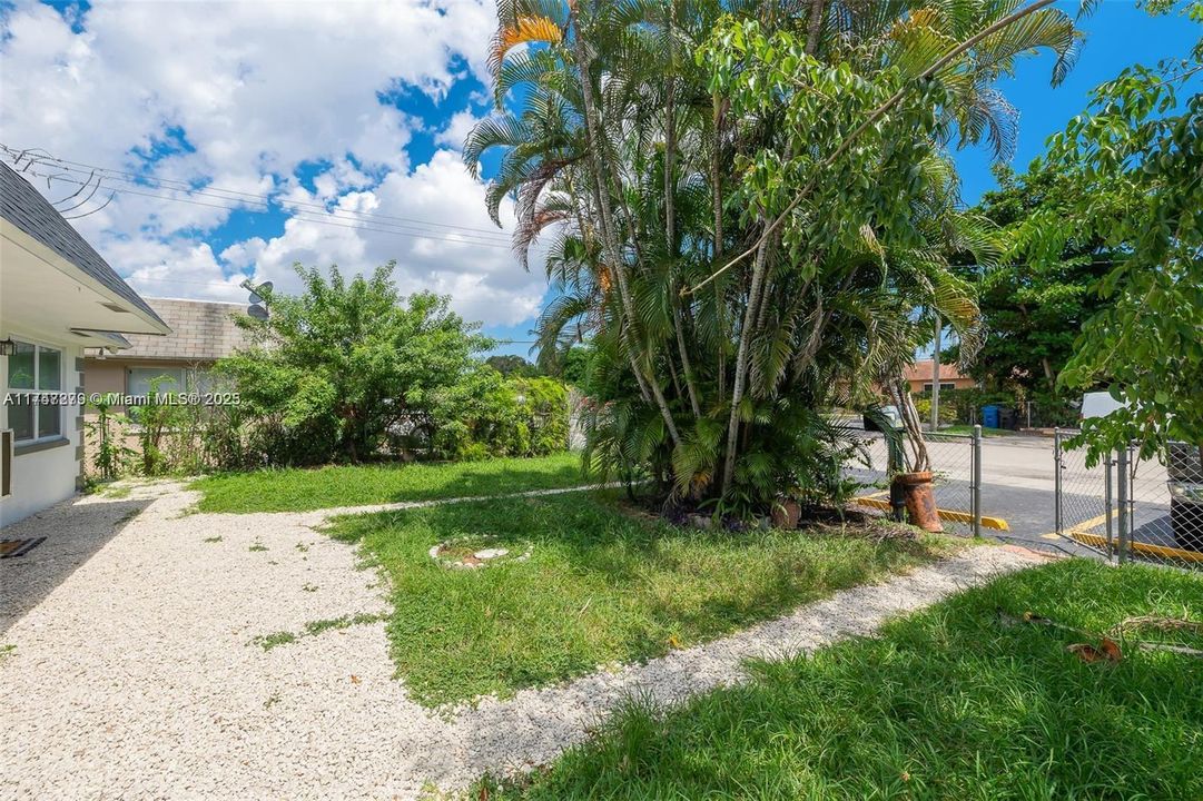 合同活跃: $780,000 (0 贝兹, 0 浴室, 2504 平方英尺)