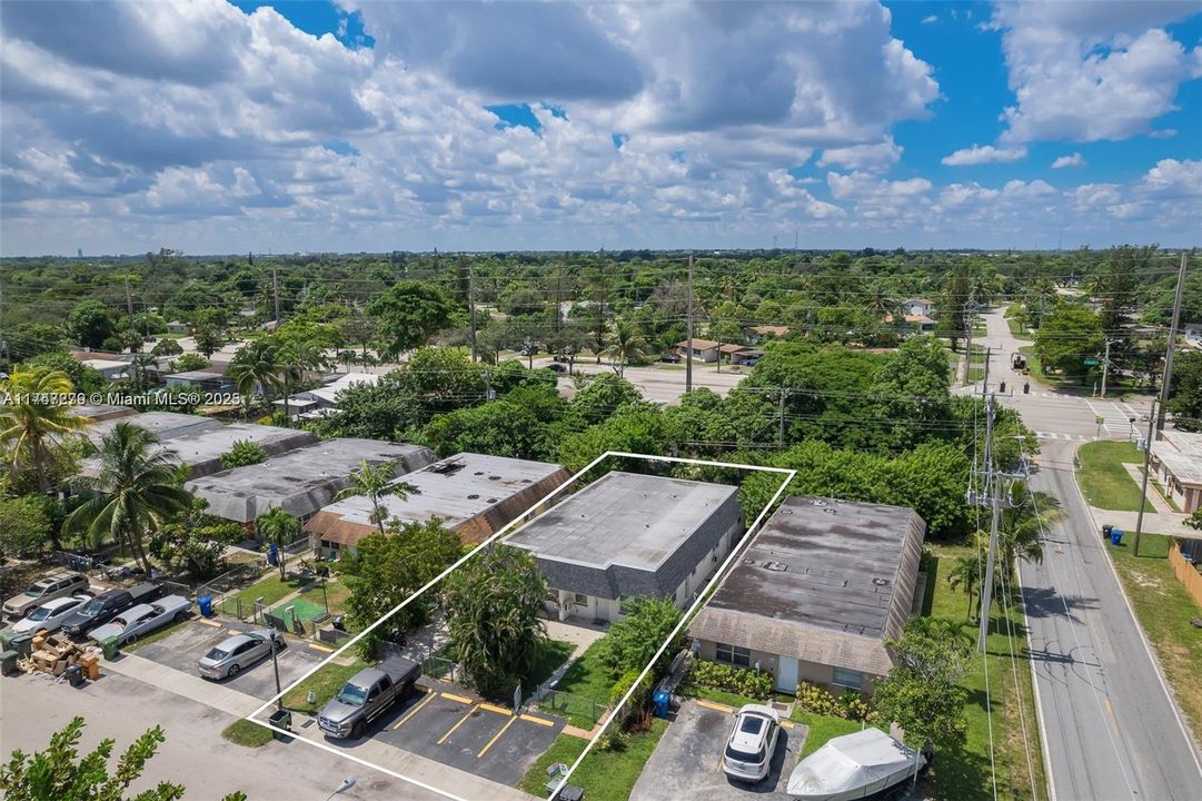 合同活跃: $780,000 (0 贝兹, 0 浴室, 2504 平方英尺)