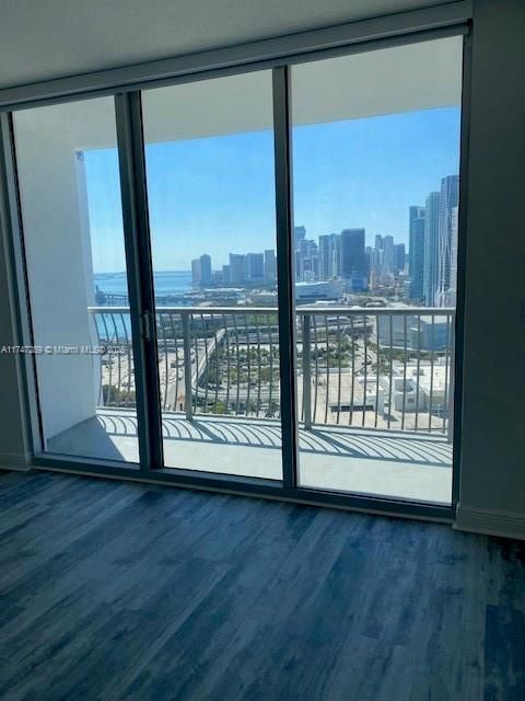 На продажу: $320,000 (1 спален, 1 ванн, 791 Квадратных фут)