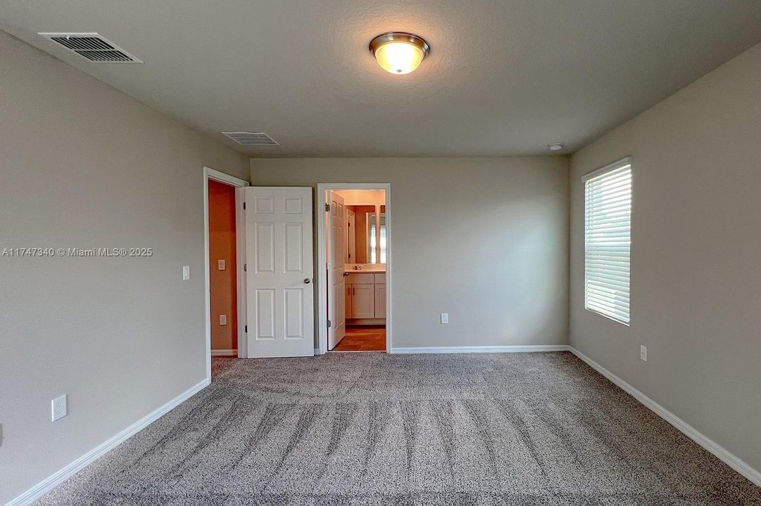 Recently Rented: $2,100 (3 beds, 2 baths, 0 Square Feet)