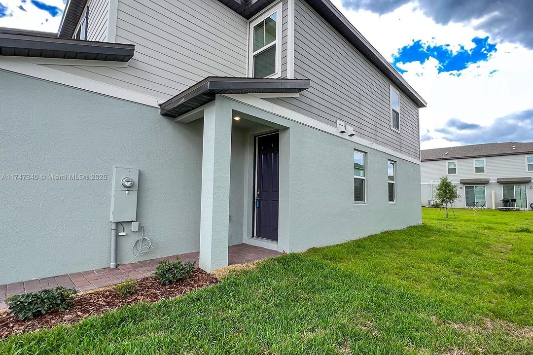 Recently Rented: $2,100 (3 beds, 2 baths, 0 Square Feet)