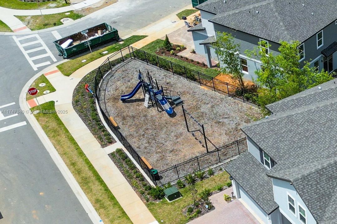 Recently Rented: $2,100 (3 beds, 2 baths, 0 Square Feet)