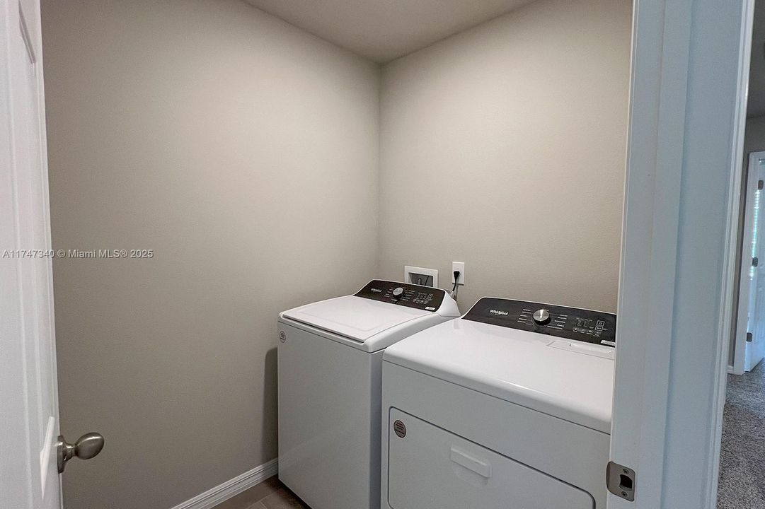 Recently Rented: $2,100 (3 beds, 2 baths, 0 Square Feet)