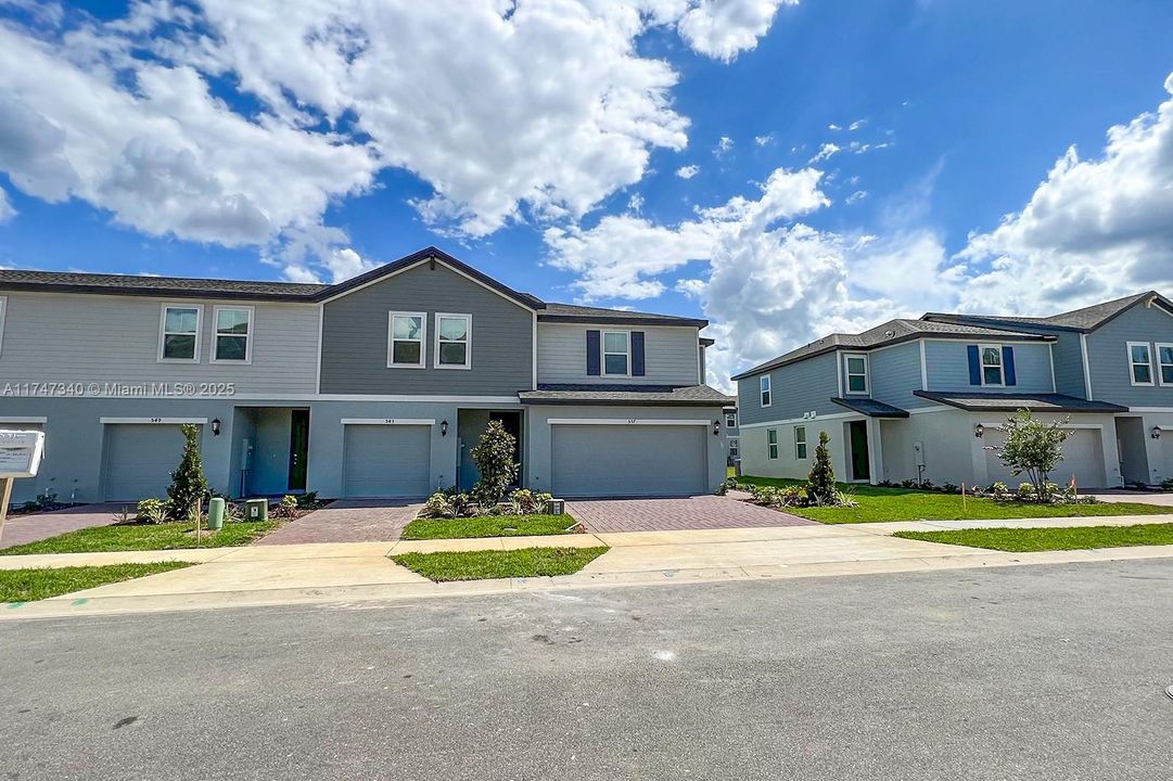 Recently Rented: $2,100 (3 beds, 2 baths, 0 Square Feet)