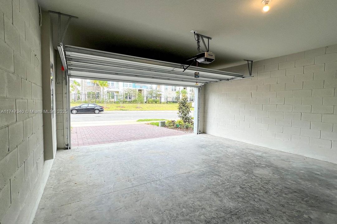 Recently Rented: $2,100 (3 beds, 2 baths, 0 Square Feet)