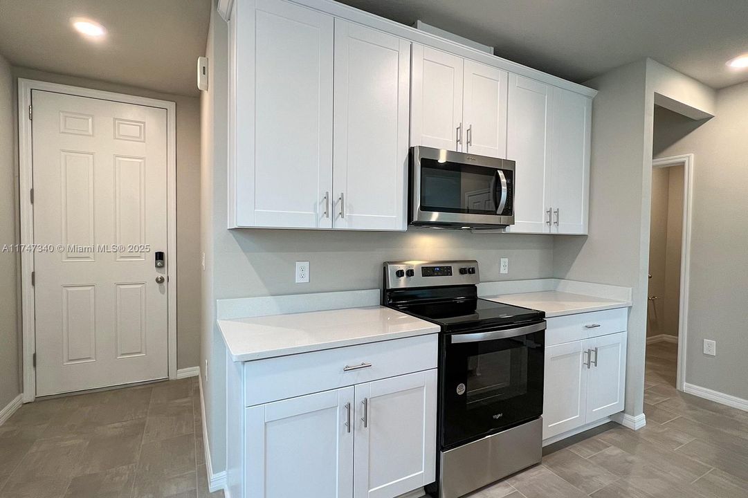 Recently Rented: $2,100 (3 beds, 2 baths, 0 Square Feet)