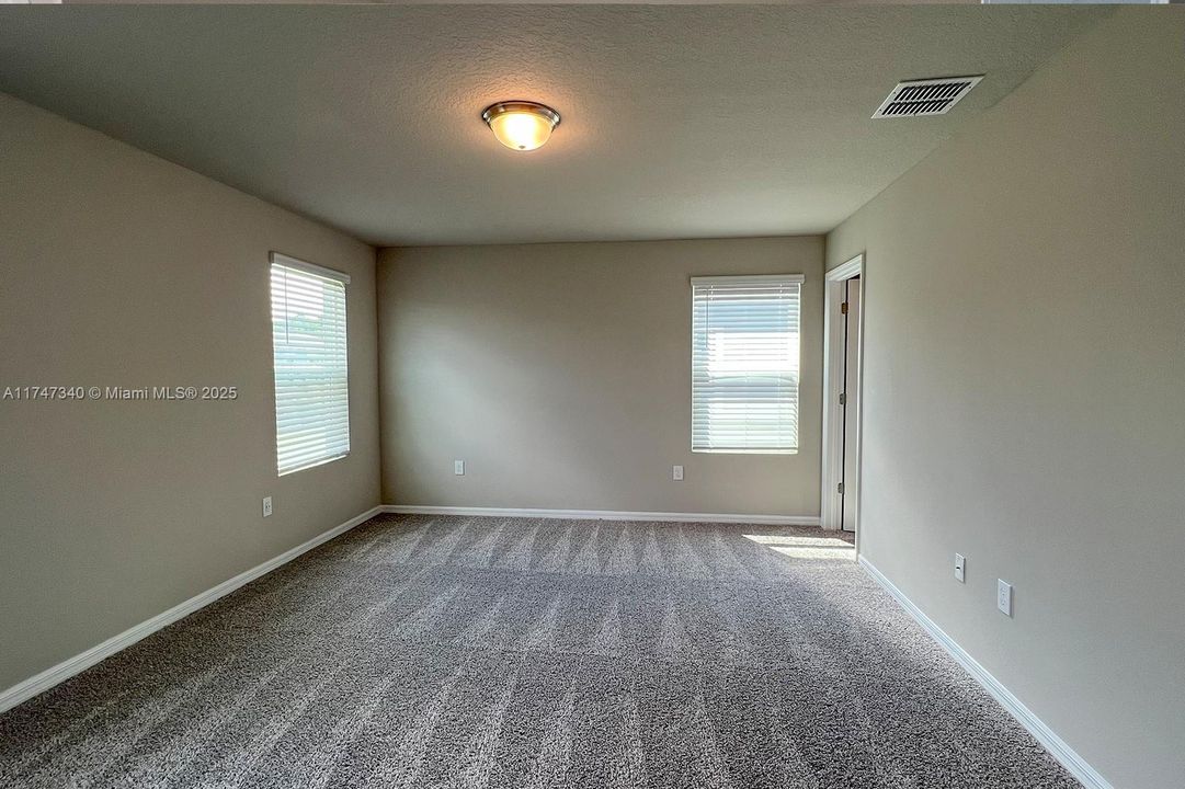 Recently Rented: $2,100 (3 beds, 2 baths, 0 Square Feet)