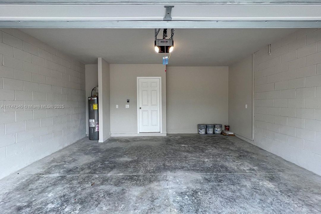 Recently Rented: $2,100 (3 beds, 2 baths, 0 Square Feet)