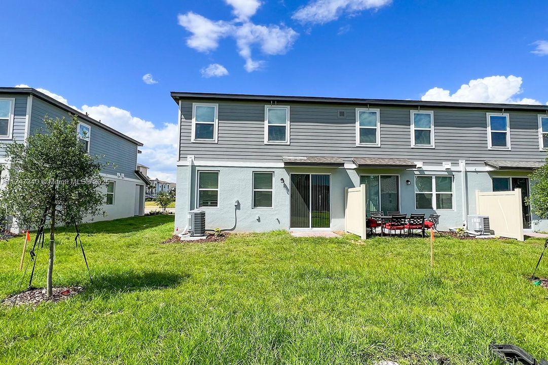 Recently Rented: $2,100 (3 beds, 2 baths, 0 Square Feet)