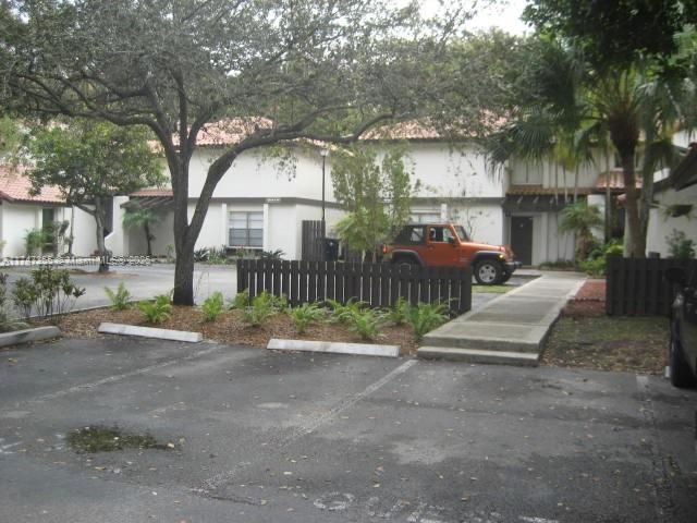 Recently Rented: $3,300 (3 beds, 2 baths, 1340 Square Feet)