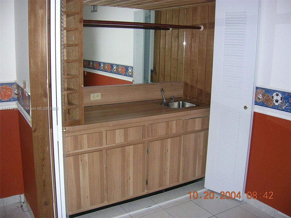 Recently Rented: $3,300 (3 beds, 2 baths, 1340 Square Feet)