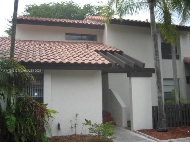 Recently Rented: $3,300 (3 beds, 2 baths, 1340 Square Feet)