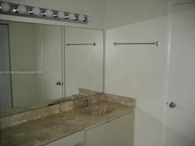 Recently Rented: $3,300 (3 beds, 2 baths, 1340 Square Feet)