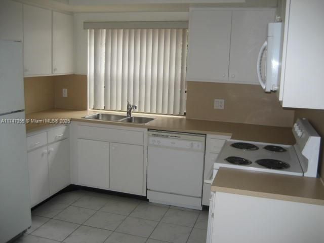 Recently Rented: $3,300 (3 beds, 2 baths, 1340 Square Feet)