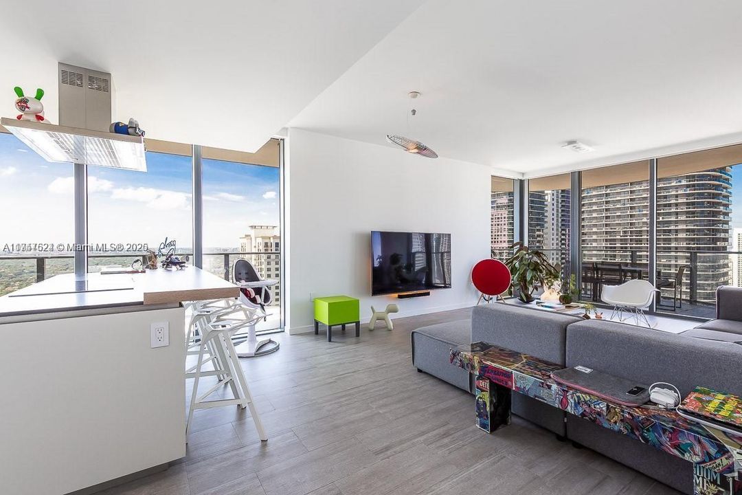 Recently Rented: $8,600 (2 beds, 2 baths, 1356 Square Feet)