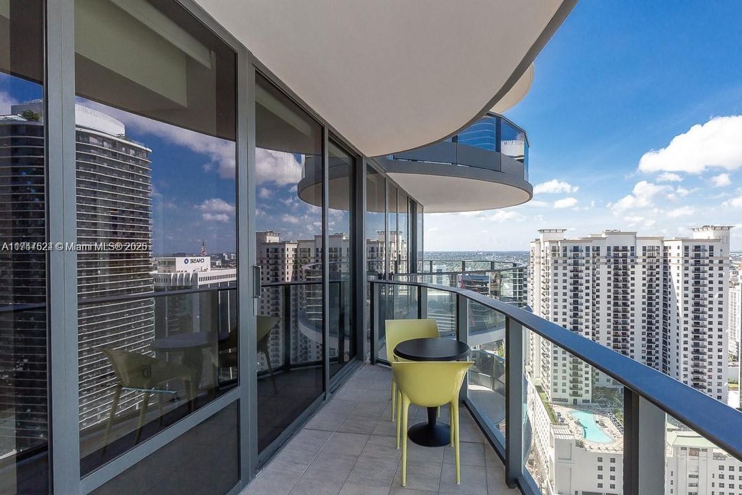 Recently Rented: $8,600 (2 beds, 2 baths, 1356 Square Feet)