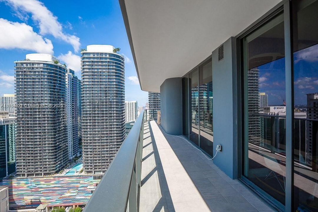 Recently Rented: $8,600 (2 beds, 2 baths, 1356 Square Feet)