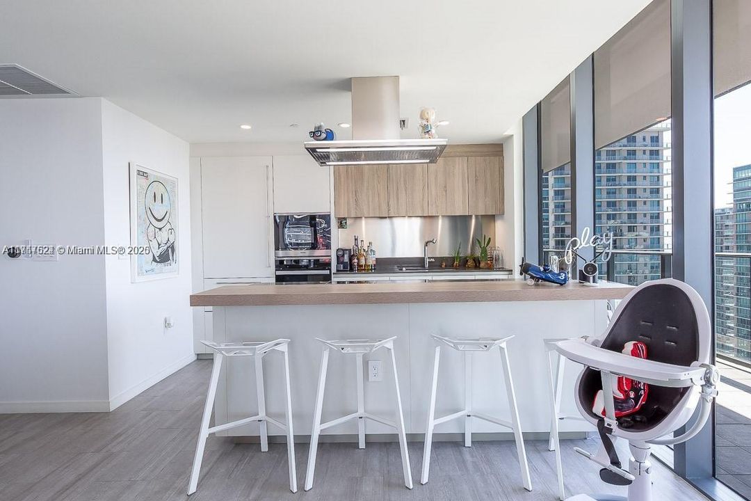 Recently Rented: $8,600 (2 beds, 2 baths, 1356 Square Feet)