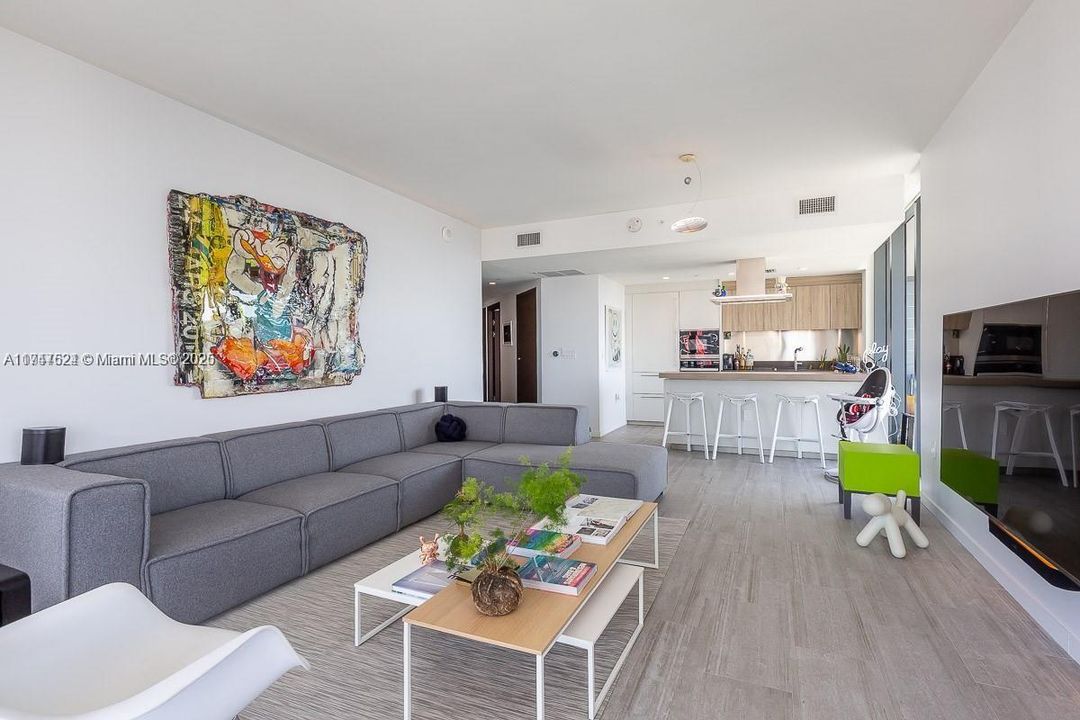 Recently Rented: $8,600 (2 beds, 2 baths, 1356 Square Feet)