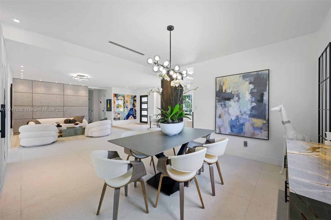 For Sale: $1,100,000 (3 beds, 2 baths, 1953 Square Feet)