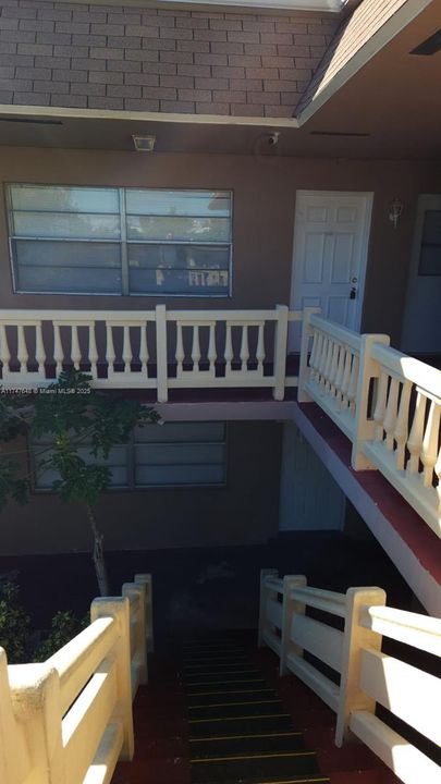 最近租的: $1,400 (1 贝兹, 1 浴室, 480 平方英尺)