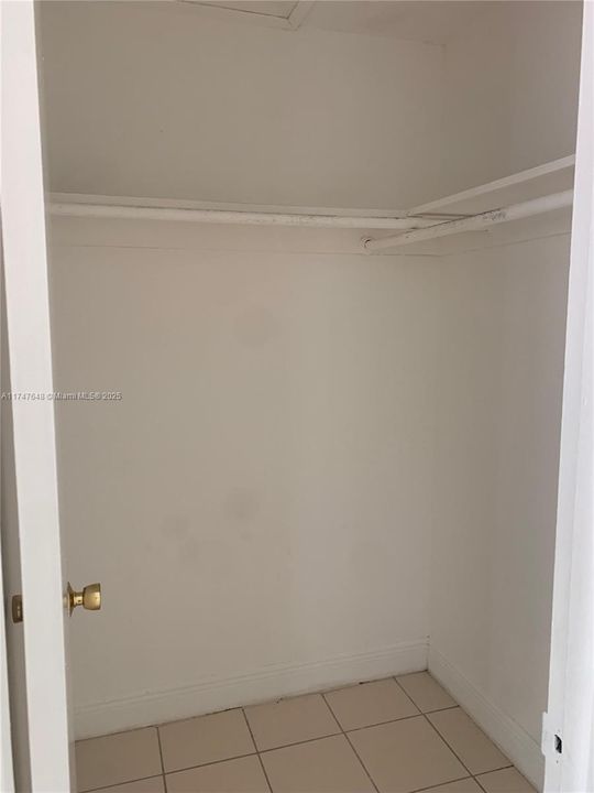 最近租的: $1,400 (1 贝兹, 1 浴室, 480 平方英尺)