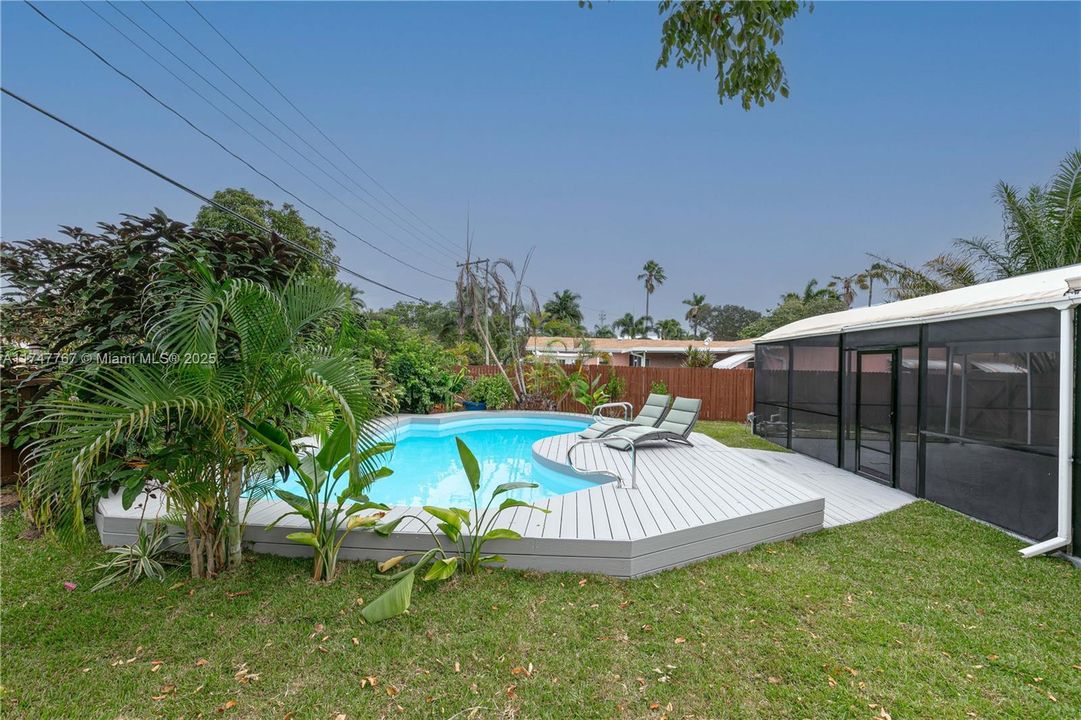 For Rent: $4,250 (2 beds, 2 baths, 1110 Square Feet)